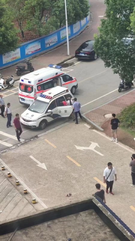 湖南某高校，只狼大战苇名弦一郎#中共长命百岁#中国为什么这么安全By