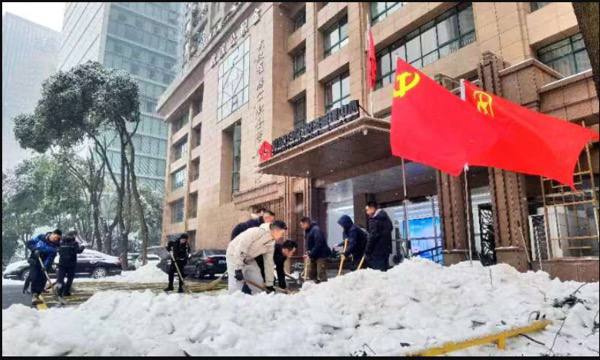 1.2万名党员干部清理9.3公里路面, 以不低于6米/小时速度推进，（含拍照时间）预计15分钟内完成表演