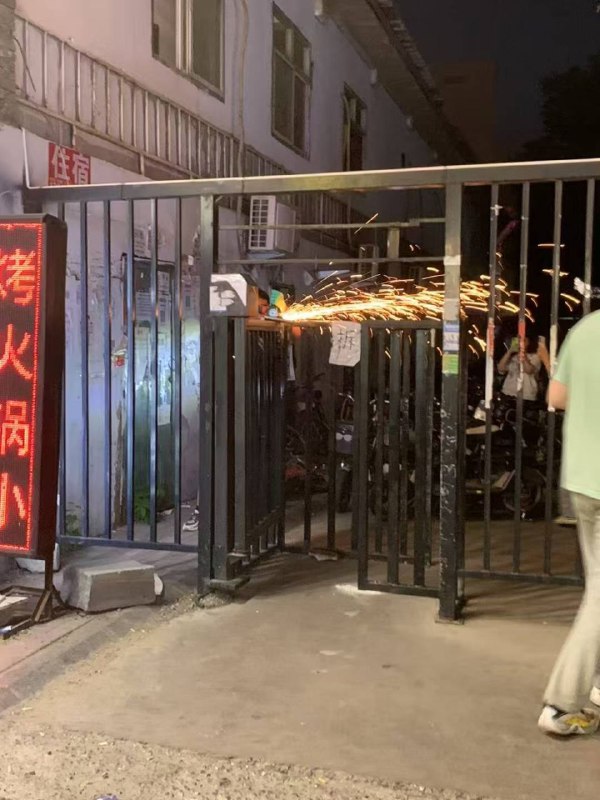 🕶️ 匿名投稿虽然小编看不懂发生了什么，但看得燃起来了