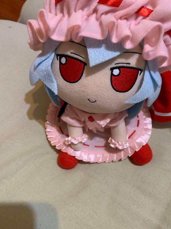 我的一个身体健壮的20岁朋友看了《南京照相馆》，全程沉默，回去之后把领导的考斯特砸了，一周后没有心疼，因为他已经同时位于数家老干部的疗养院里了🕶️ 匿名投稿#墙国冷笑话