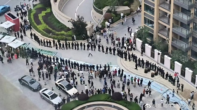 4月1日，成都成华区华侨城壹号发生大规模民众冲突