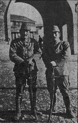 大🇯🇵帝国董事长野田羽中Cosplay老英雄的大佐照意外流出，感谢萌娘百科的分享👍👍#羽中辱华 #少女前线辱华投稿By