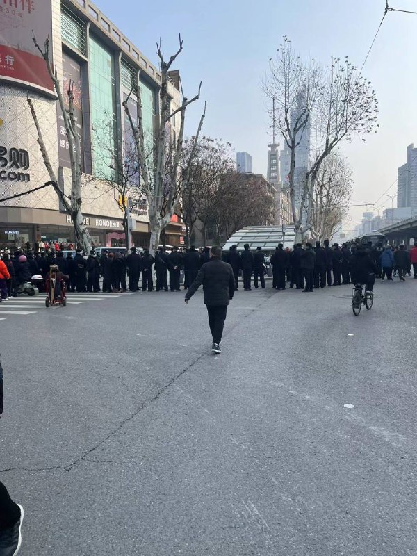 带拐残疾老人 VS 共和国的铁墙来源