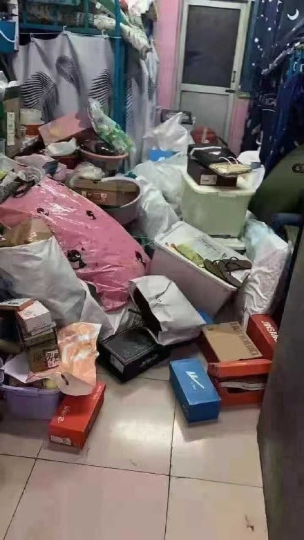 看来墙国废青还没有搞清楚瘟疫在多地掀起的“战时状态”意义为何，这才动一下东西，就敢上微博乱喷，要是“战时征用土地房屋”岂不是要造反？🤪真打起仗来是不是都要抢着去当狗罕见？By