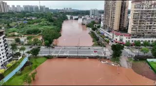 包包让老中实现了咖啡自由