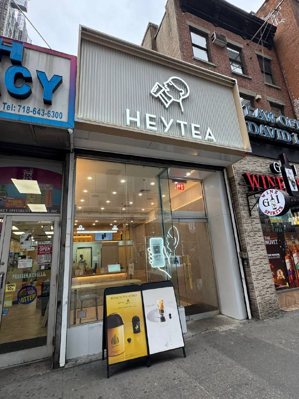 扬我国威！喜茶登陆美国纽约！曼哈顿大街大排长队，一茶难求！#早安中国人