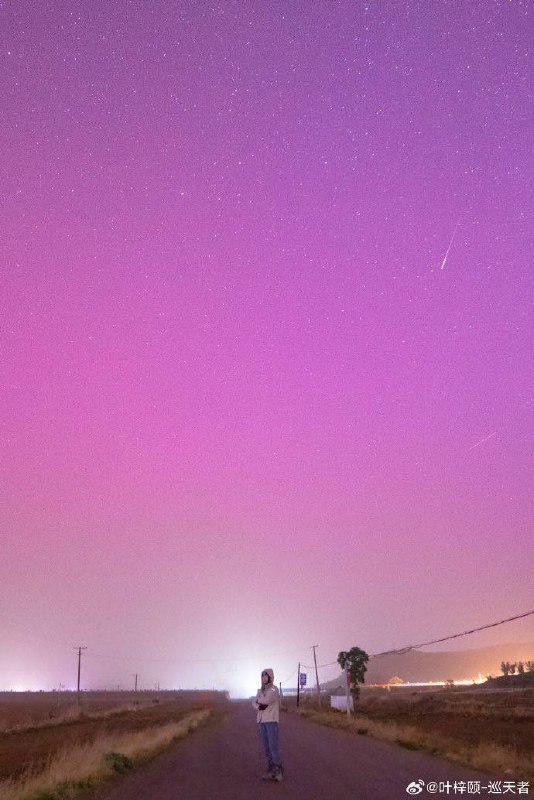 习近平访问欧洲期间，北京可以看到极光2003年以来最强 G5 级别太阳风暴