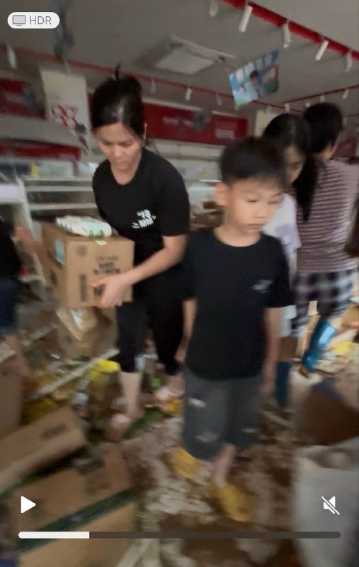 属于中国自己的0元购🥰 参与者年龄从幼儿园到老干部，自信的不带口罩直面社会，老美看了都说牛逼！🇨🇳🇨🇳🇨🇳🕶️ 匿名投稿#讲好中国故事属于中国自己的0元购🥰 参与者年龄从幼儿园到老干部，自信的不带口罩直面社会，老美看了都说牛逼！🇨🇳🇨🇳🇨🇳🕶️ 匿名投稿#讲好中国故事