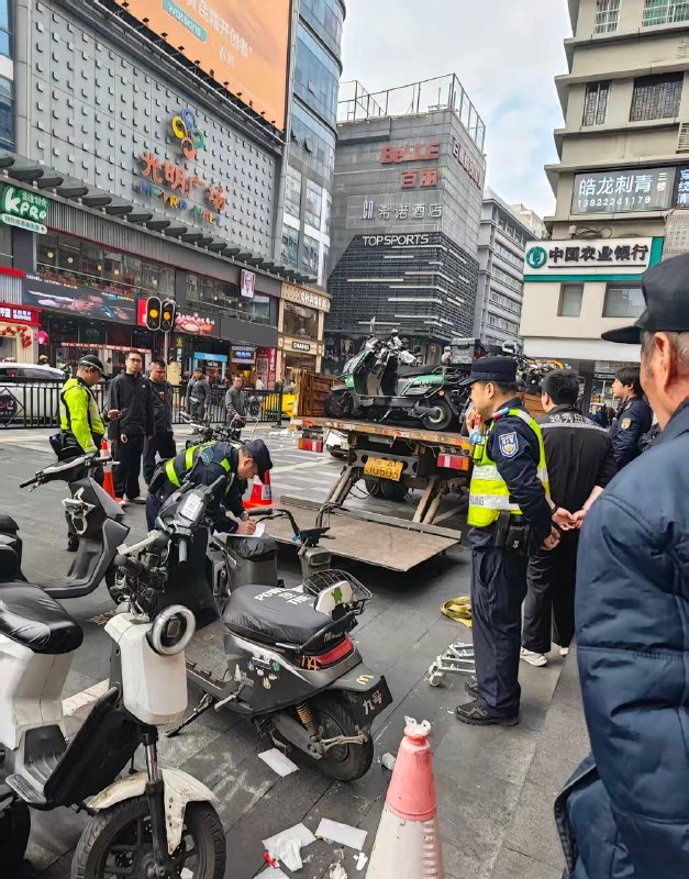 不要怀疑广州交警冲业绩的决心🫡（婴儿👶🏼车都不放过😅😅！！！）😎 匿名投稿不要怀疑广州交警冲业绩的决心🫡（婴儿👶🏼车都不放过😅😅！！！）😎 匿名投稿