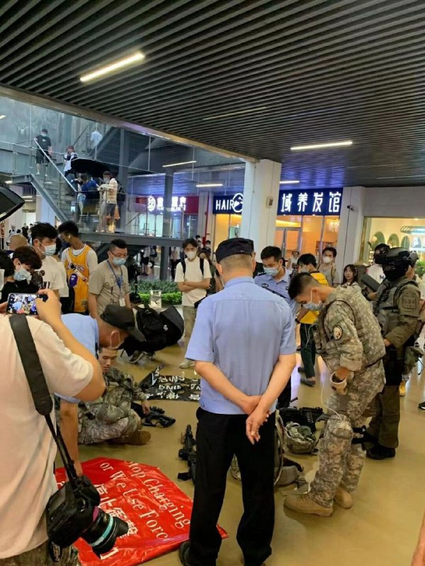 cos港警的第一个被锤By