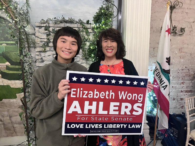 很荣幸本频道来自香港的管理、辱包影片制作者易碎品编年史（易碎君）会见了加州参议院第26州选区共和党候选人黄美兰（Elizabeth Wong），他会在中共和港府对辱包文化的打压，以及有关香港问题的议题持续在美国政界发声