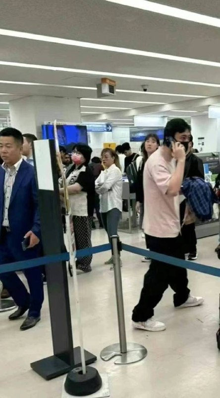 王公子到东京入管局排