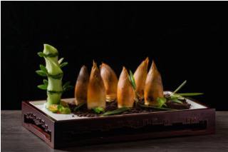 多损啊你这是人民网上一篇文字得配图，按时意味很浓