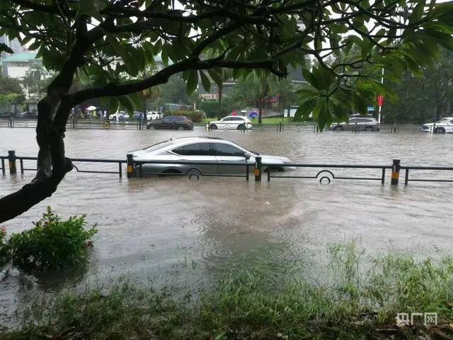 中共军歌《我爱五指山，我爱万泉河》