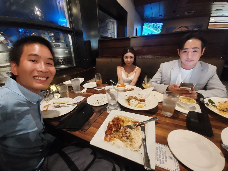 小英雄易碎君亲自与八炯（摄徒日记）面基小英雄易碎君亲自与八炯（摄徒日记）面基