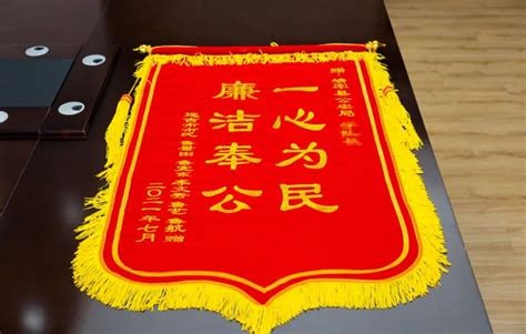 近日米哈游推出《绝区零》游戏角色朱媛的展示预告片，可以发现在米哈游设定的架空世界（非中国）中，有不少满满的墙国元素😋另请参阅经典回顾近日米哈游推出《绝区零》游戏角色朱媛的展示预告片，可以发现在米哈游设定的架空世界（非中国）中，有不少满满的墙国元素😋另请参阅经典回顾