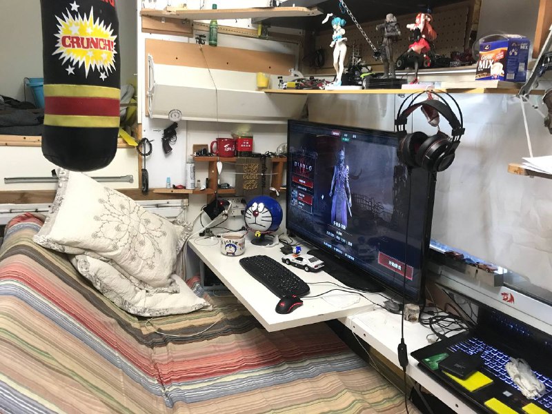 就算全世界的人与方脸为敌，小编我也是方脸的伙伴😘( ๑>ω•́ )۶投稿By