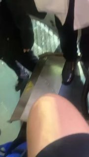 后续，有多名广州球迷到现场后被警察强行带离🕶️ 匿名投稿后续，有多名广州球迷到现场后被警察强行带离🕶️ 匿名投稿