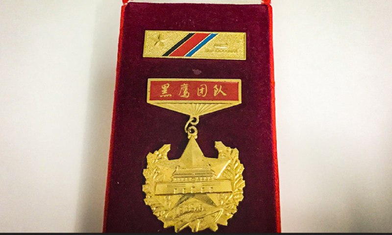 几年前马汉南说自己领到了联合国警察证这次又是谁颁发的共和国卫士，德国之声吗😁#苏勋宗几年前马汉南说自己领到了联合国警察证这次又是谁颁发的共和国卫士，德国之声吗😁#苏勋宗