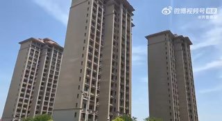 天津一碧桂园小区地面开裂，楼栋倾斜，大量居民撤离！目前原因调查中！大概率是老天要灭亡中共吧