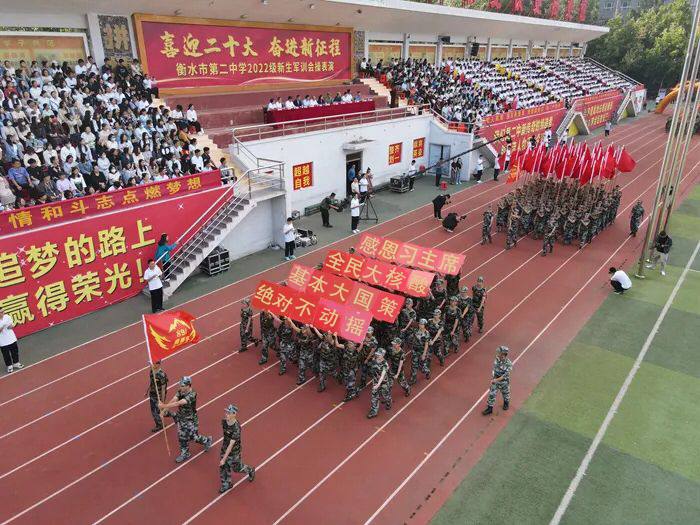 很有觉悟的学生方阵！