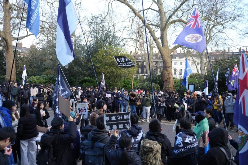 本周六，近四百名港人在英国违反了香港国安法本周六，近四百名港人在英国违反了香港国安法