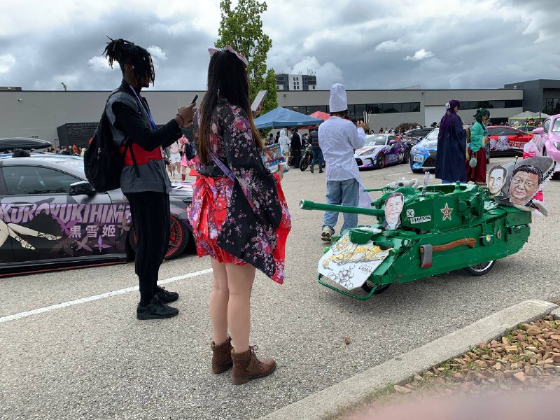 去多伦多anime north 漫展的小伙伴可以一起玩啊 我是这辆坦克👤 来自