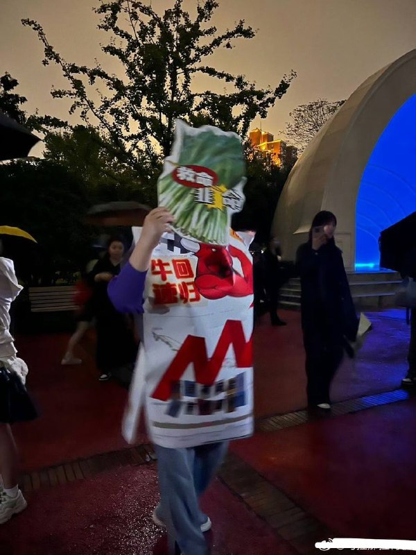 如来佛被抓！股市割韭菜设计师亲临上海，特朗普被保安追着跑，列宁斯大林亲切看望上海民众说