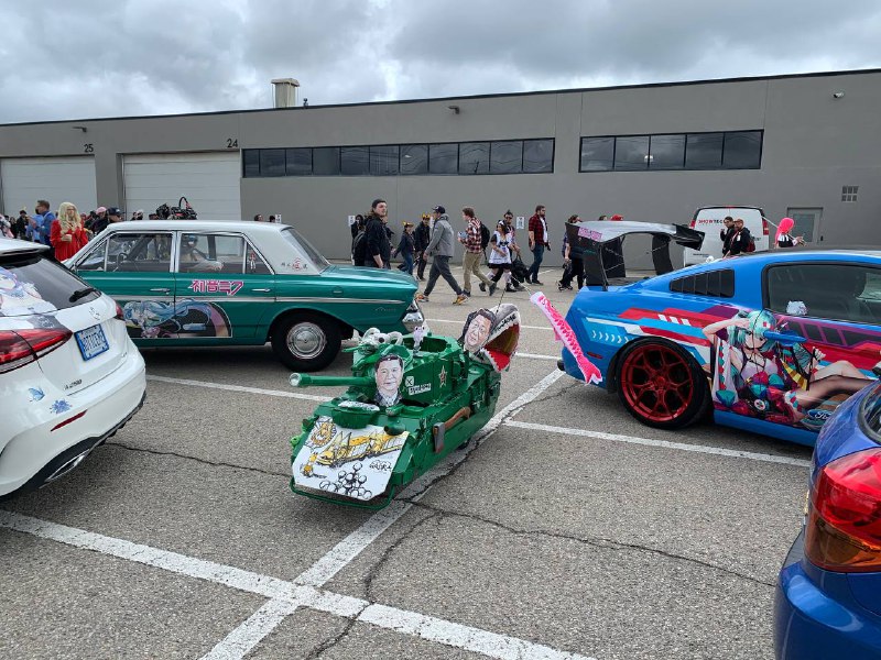 去多伦多anime north 漫展的小伙伴可以一起玩啊 我是这辆坦克👤 来自