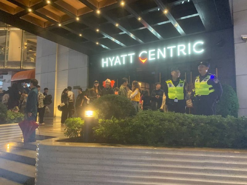 实施“万圣节戒严”后，年轻人已经组织起来了如果中共惹翻了年轻人，是不好办的#万圣节革命实施“万圣节戒严”后，年轻人已经组织起来了如果中共惹翻了年轻人，是不好办的#万圣节革命