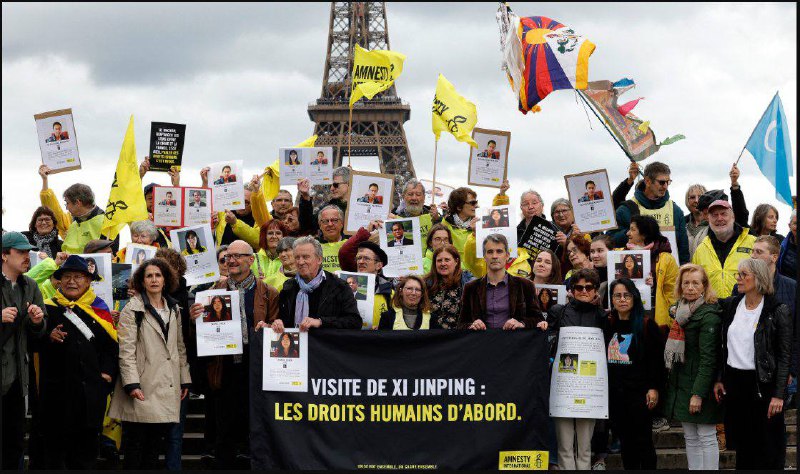 爱国华侨组织 爱心团 在巴黎集会欢迎习大大到访法国🇫🇷爱国华侨组织 爱心团 在巴黎集会欢迎习大大到访法国🇫🇷
