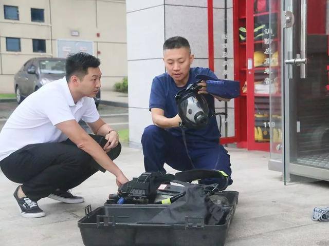 200斤的篮球，十里球场不换肩200斤的篮球，十里球场不换肩