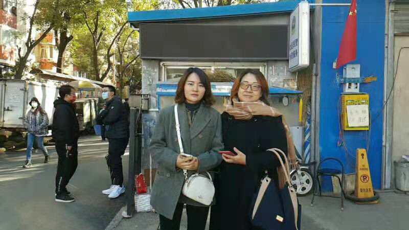 因为其他独立候选人都被警察堵在家里，有的商量着旅游，有的商量着拆迁