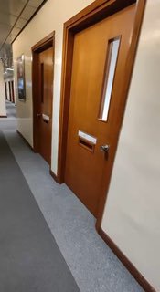 香港理大教授收取学生茅台+虫草普通话学生