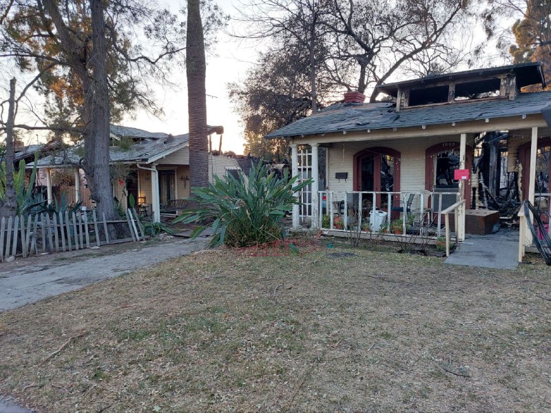 小英雄易碎君亲自前往洛杉矶灾区参与救灾工作易主席批示