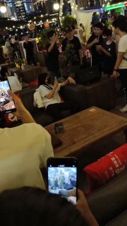 重庆当晚状况网传有时代峰峻粉丝请了地痞流氓在长江国际区域制止拍摄并抢夺手机很多人看来觉得是因为外卖小哥，在我看来是因为长久的愤怒在这一刻爆了，在很早以前就有抵制娘炮文化入侵以及对部分无脑粉逆天发言怨恨已久，这一天到来是迟早的事，不过很快就会结束的😎 匿名投稿重庆当晚状况网传有时代峰峻粉丝请了地痞流氓在长江国际区域制止拍摄并抢夺手机很多人看来觉得是因为外卖小哥，在我看来是因为长久的愤怒在这一刻爆了，在很早以前就有抵制娘炮文化入侵以及对部分无脑粉逆天发言怨恨已久，这一天到来是迟早的事，不过很快就会结束的😎 匿名投稿