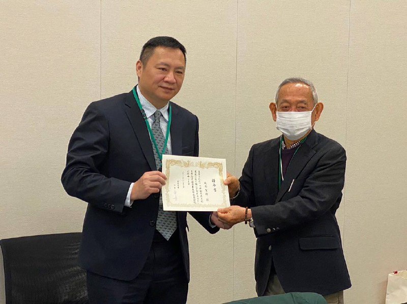 上午在日本國會大樓會議室，正式宣布「對話中國」智庫日本分部成立，分部由日本前經濟產業副大臣牧野聖修先生擔任最該顧問，資深媒體人王進忠擔任代表，同時加入智庫的還有國際大赦日本負責人井出慶太郎，出版界人士北井大輔等7名日本友人以及中共海外民運人士