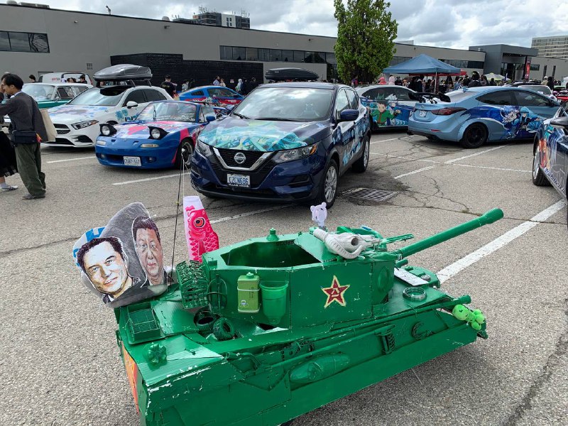 去多伦多anime north 漫展的小伙伴可以一起玩啊 我是这辆坦克👤 来自