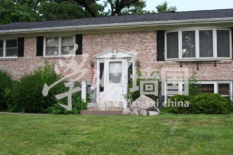 今天是习近平的忌日，学习墙国特派员亲自前往维尼妙妙屋——位于美国艾奥瓦州马斯卡廷邦尼街2911号的“中美友谊屋”