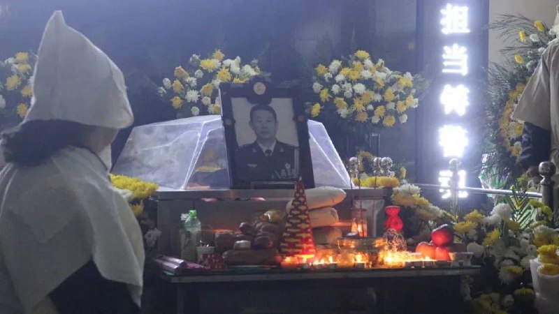 维稳警哥好死喵，两会去北京维稳任务，怕不是截访被访民打似了？维稳警哥好死喵，两会去北京维稳任务，怕不是截访被访民打似了？