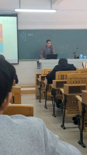 广东某大学在上课前要