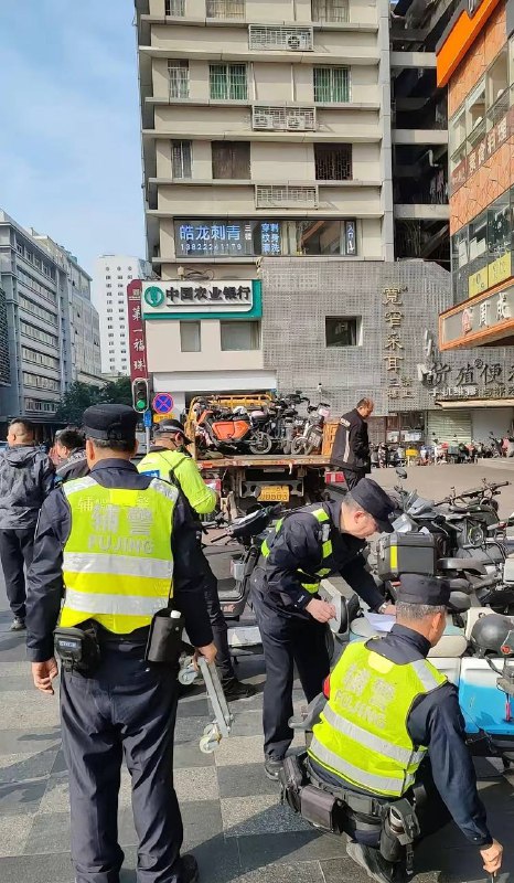 不要怀疑广州交警冲业绩的决心🫡（婴儿👶🏼车都不放过😅😅！！！）😎 匿名投稿不要怀疑广州交警冲业绩的决心🫡（婴儿👶🏼车都不放过😅😅！！！）😎 匿名投稿
