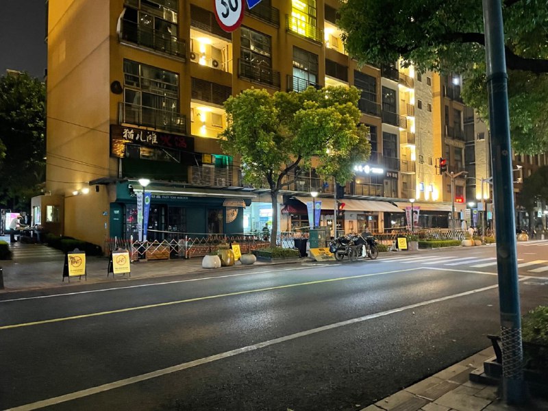 上海猪惨遭铁拳封控，只能说 谁让支那人都不团结呢，大家都苦吧上海猪惨遭铁拳封控，只能说 谁让支那人都不团结呢，大家都苦吧