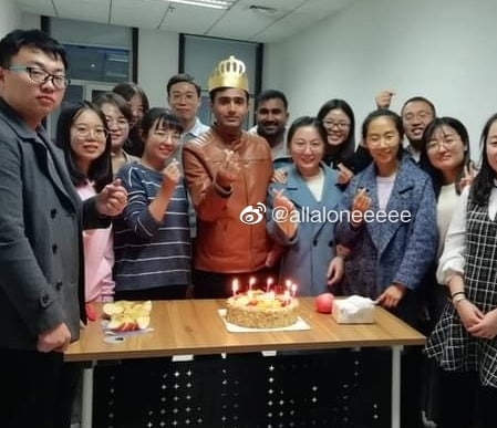 不知道这个中国人想干嘛整个微博全是这种，