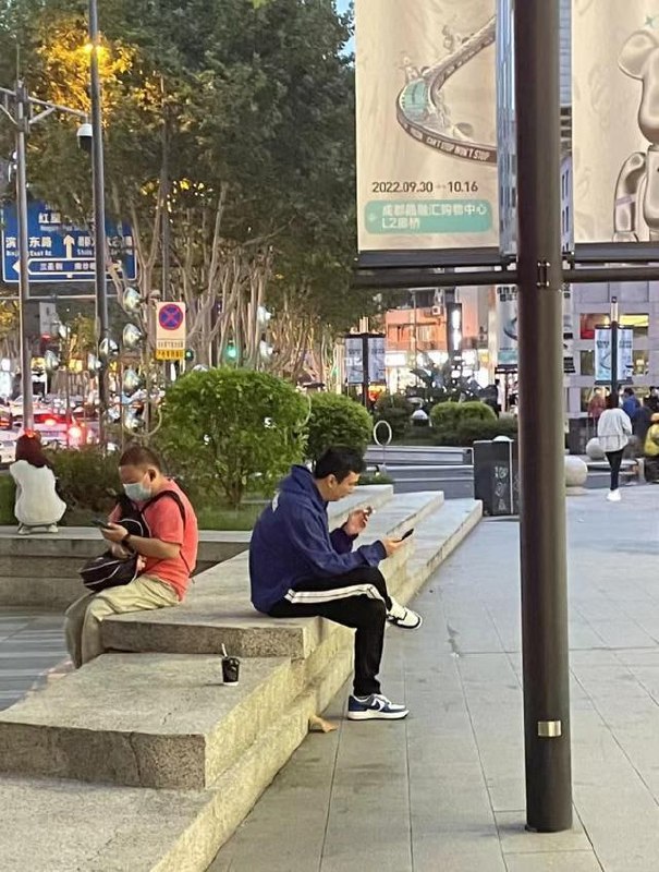 他看到中国人这么蠢，应该也烦， 都带头冲塔了，结果没想到奴性水平这么高他看到中国人这么蠢，应该也烦， 都带头冲塔了，结果没想到奴性水平这么高