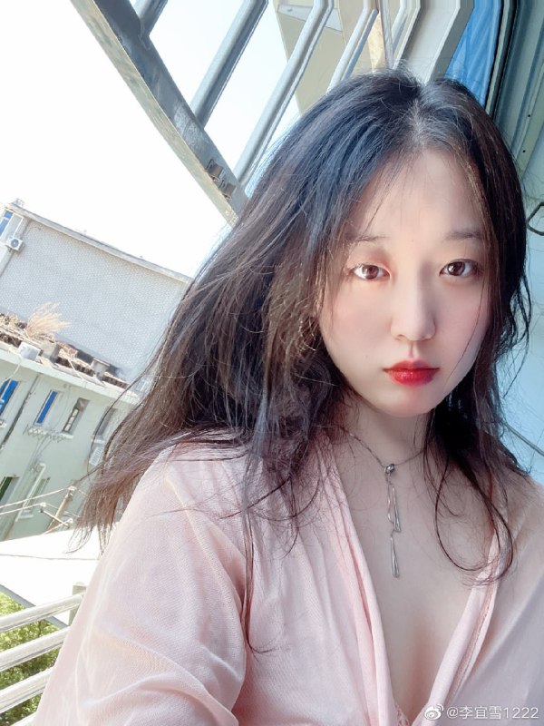 晶哥强奸中国女生，并强制其进精神病院她的微博