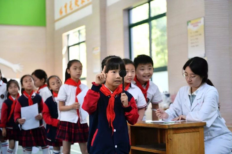 习近平为《中国学生近视高发亟待干预》这项工作进一步指明了方向