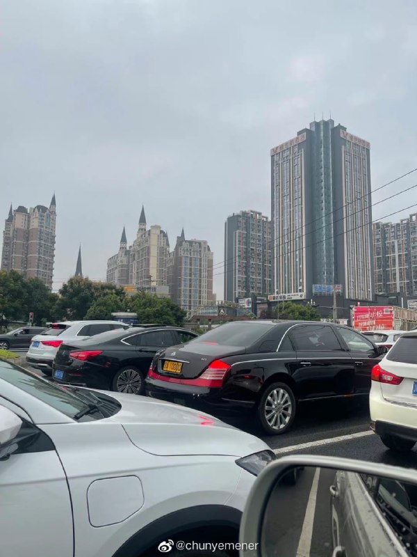 我以为你国顶级权贵们都坐红旗捏我以为你国顶级权贵们都坐红旗捏