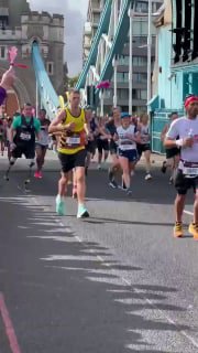 伦敦马拉松就是支持习近平