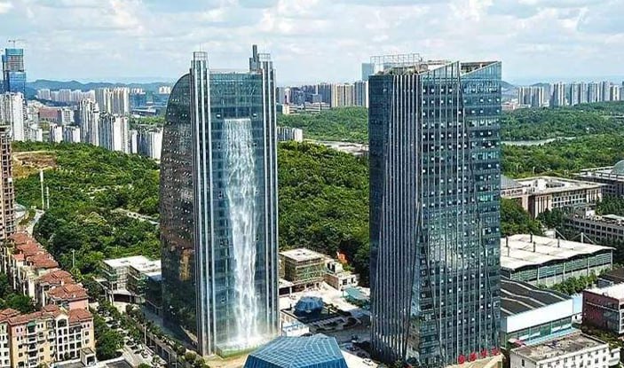 盘点一下已经濒临破产的贵州省的奇观[奇观误国] ，单个都是几百亿造价